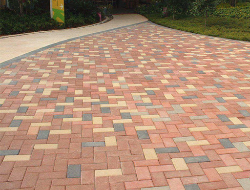 昆明透水磚廠(chǎng)家-透水磚特點(diǎn)